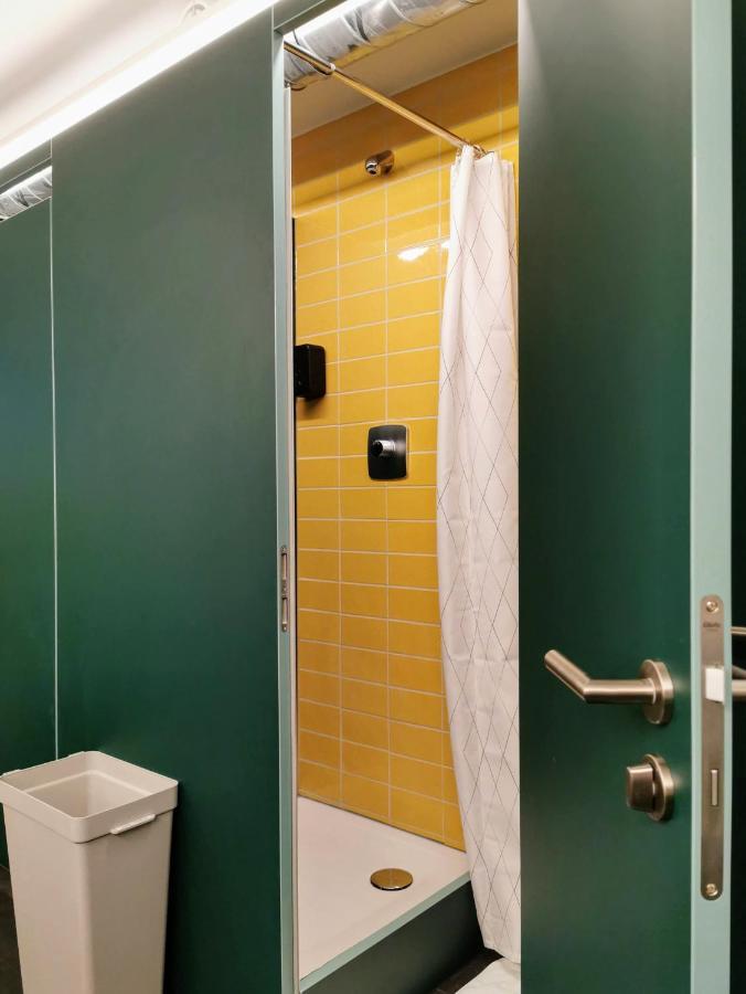 Green Marmot Capsule Hotel Zuerich Εξωτερικό φωτογραφία