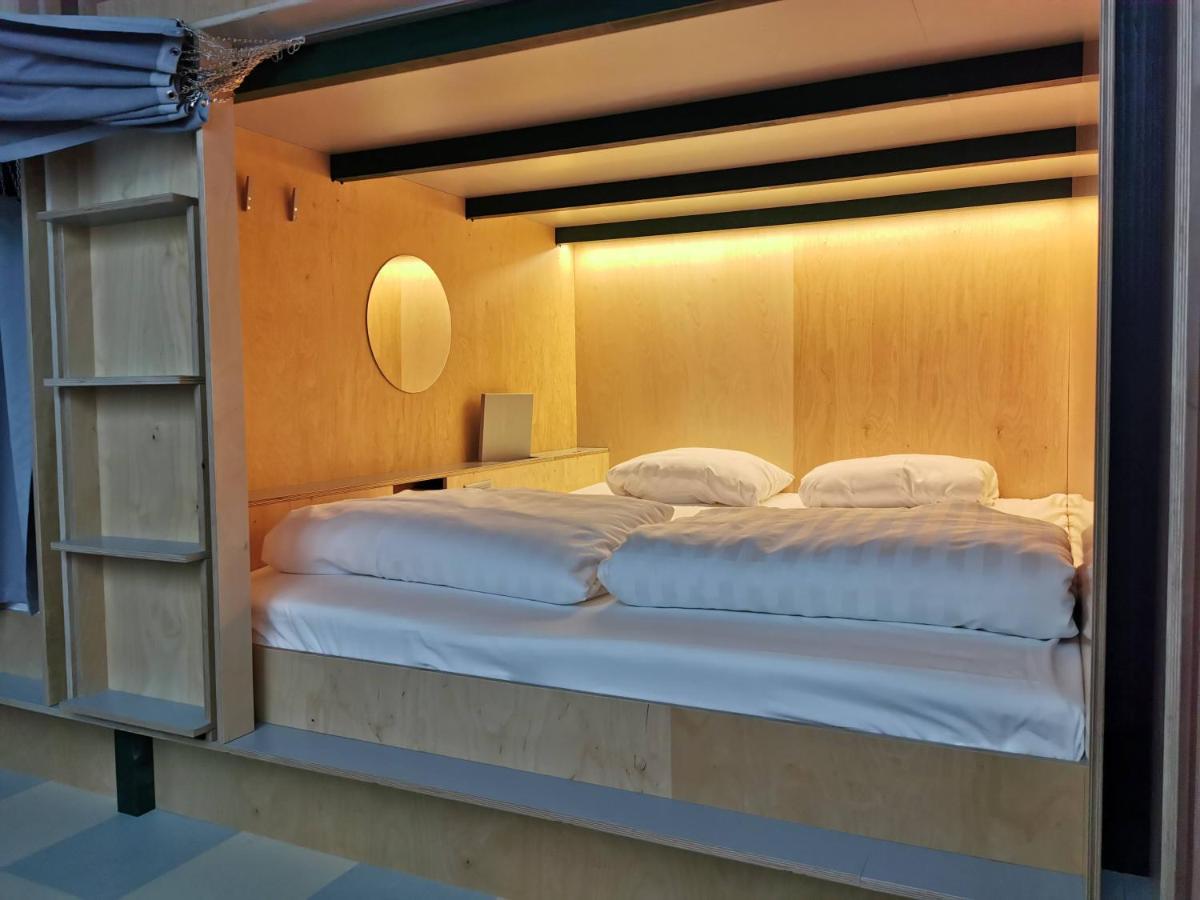 Green Marmot Capsule Hotel Zuerich Εξωτερικό φωτογραφία