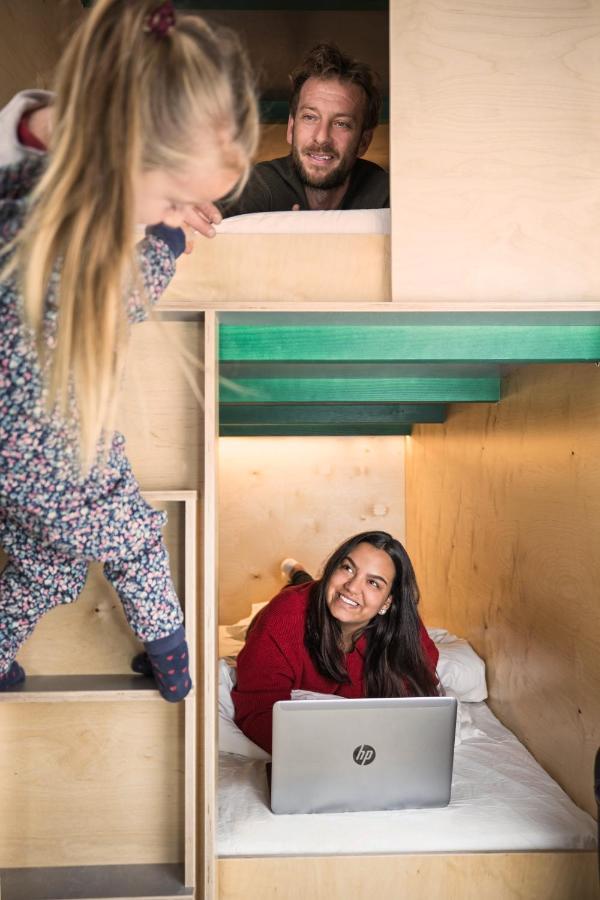 Green Marmot Capsule Hotel Zuerich Εξωτερικό φωτογραφία