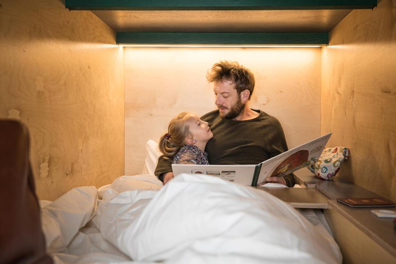 Green Marmot Capsule Hotel Zuerich Εξωτερικό φωτογραφία