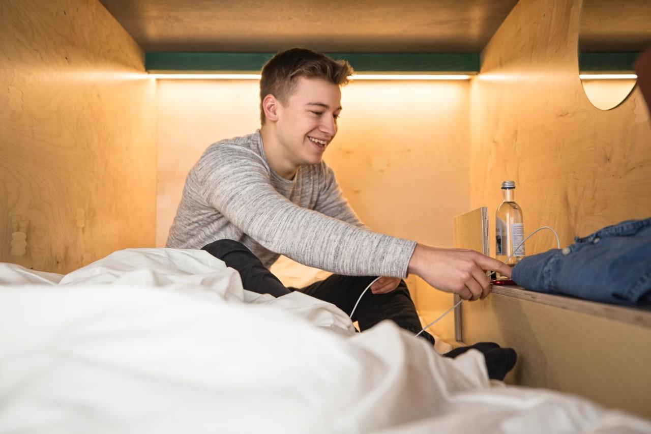 Green Marmot Capsule Hotel Zuerich Εξωτερικό φωτογραφία