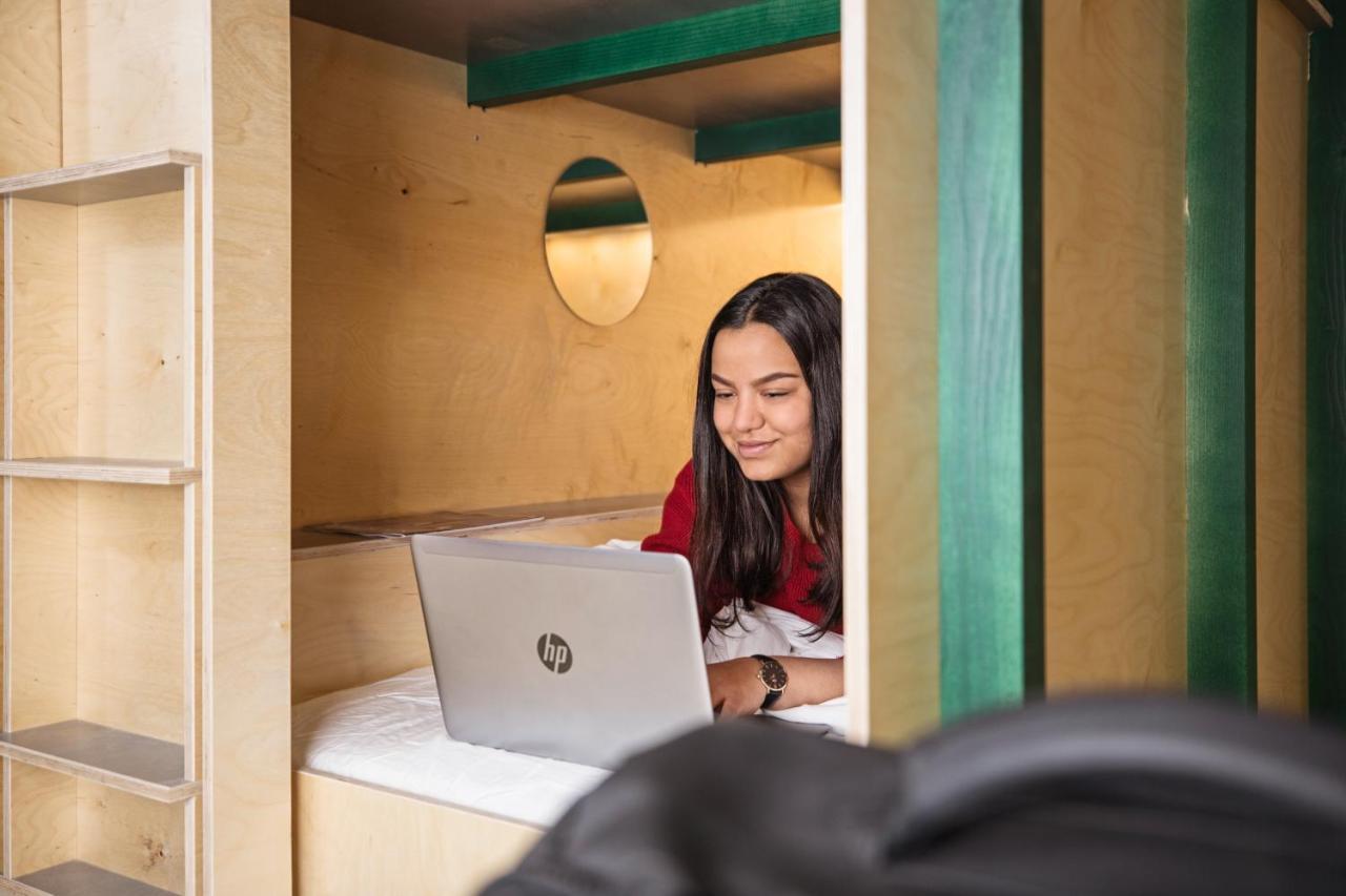 Green Marmot Capsule Hotel Zuerich Εξωτερικό φωτογραφία
