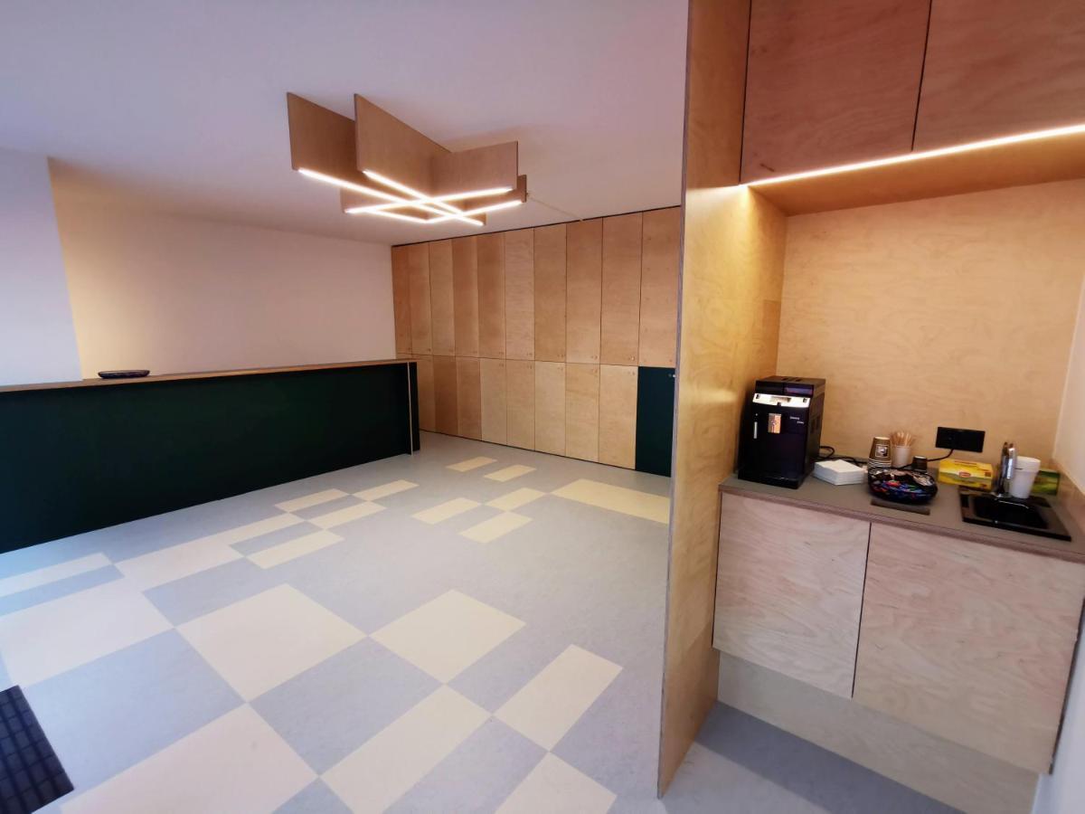 Green Marmot Capsule Hotel Zuerich Εξωτερικό φωτογραφία